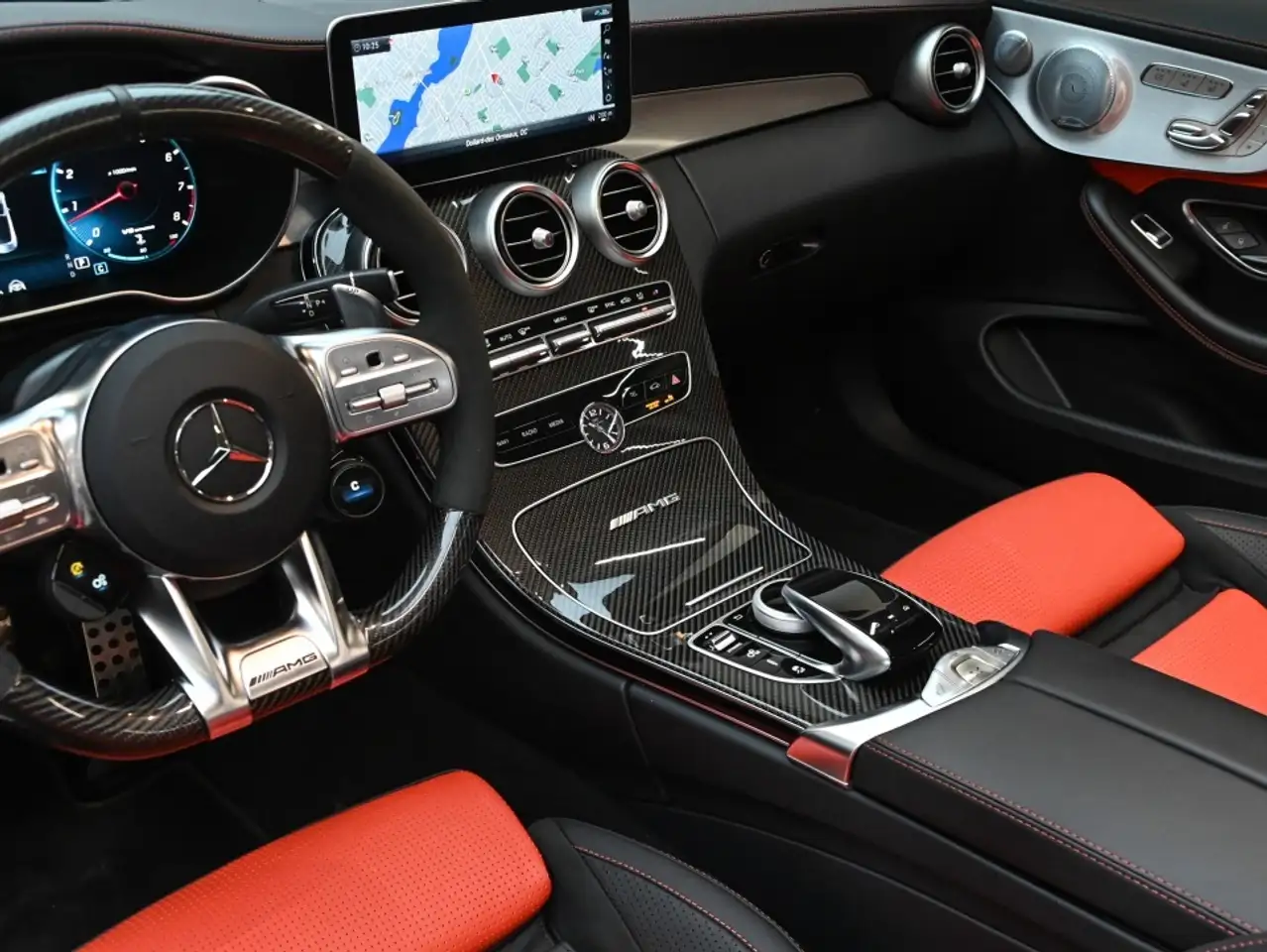Mercedes-Benz C-Class снимка Mercedes-Benz C-Class