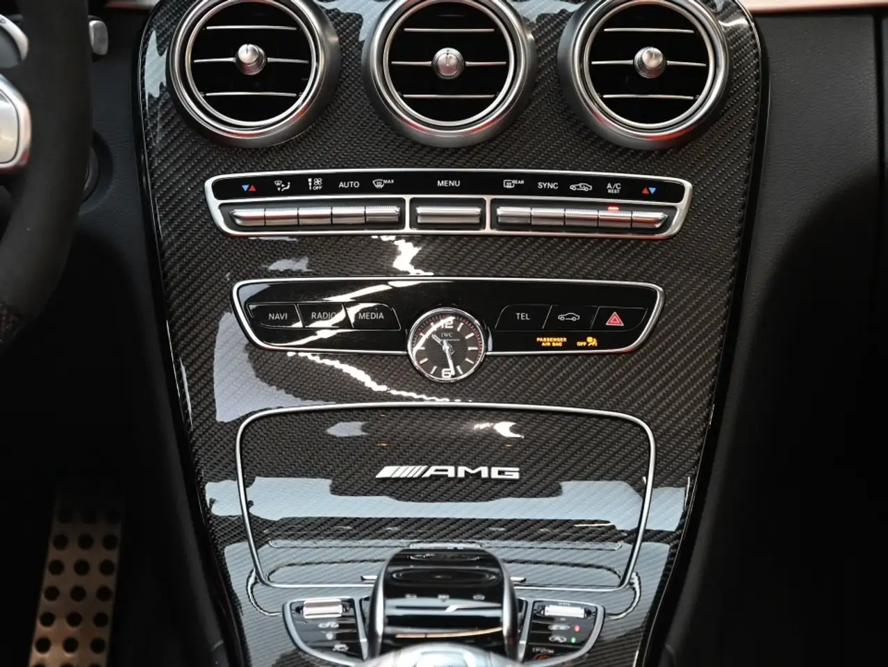 Mercedes-Benz C-Class снимка Mercedes-Benz C-Class