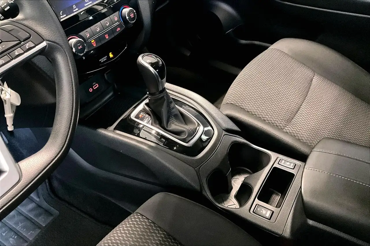 Nissan Qashqai снимка Nissan Qashqai