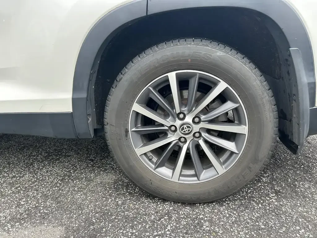 Toyota Highlander photo Toyota Highlander