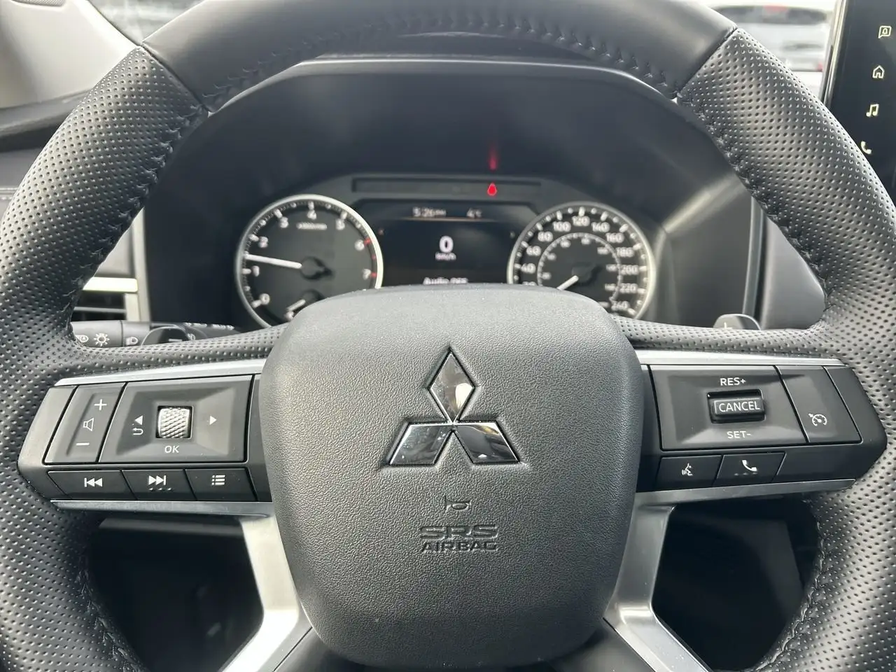 Mitsubishi Outlander снимка Mitsubishi Outlander