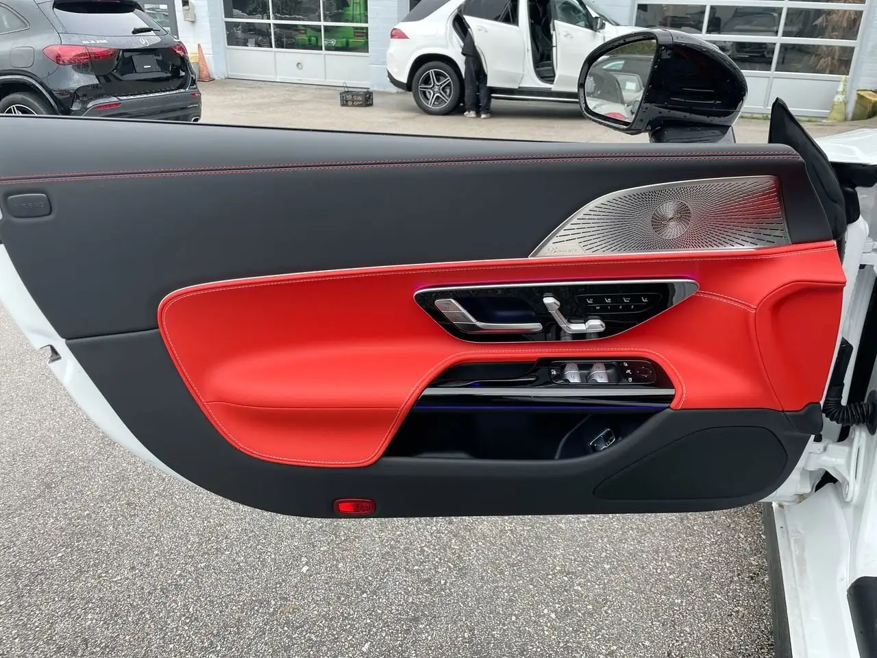 Mercedes-Benz SL снимка Mercedes-Benz SL