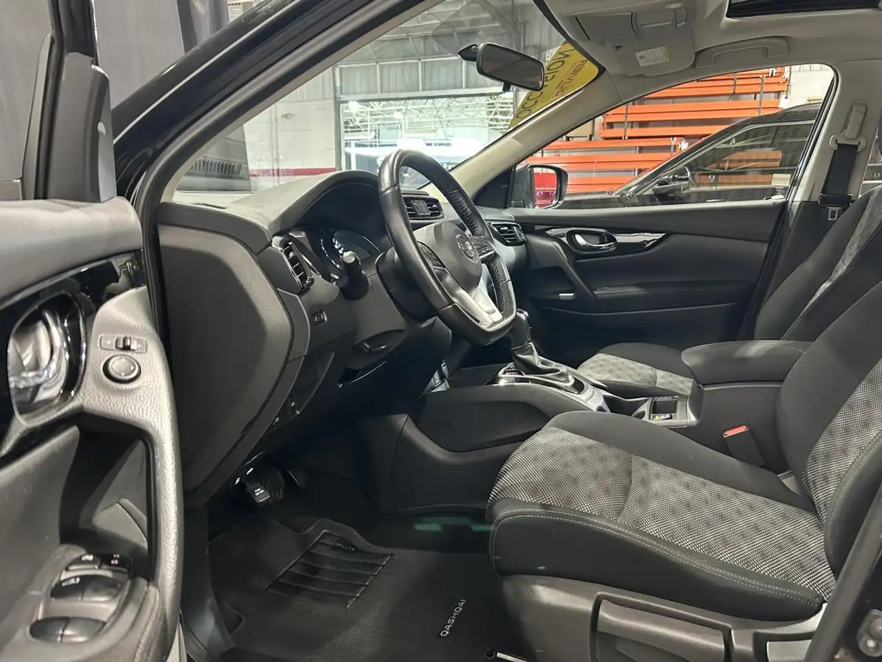 Nissan Qashqai снимка Nissan Qashqai