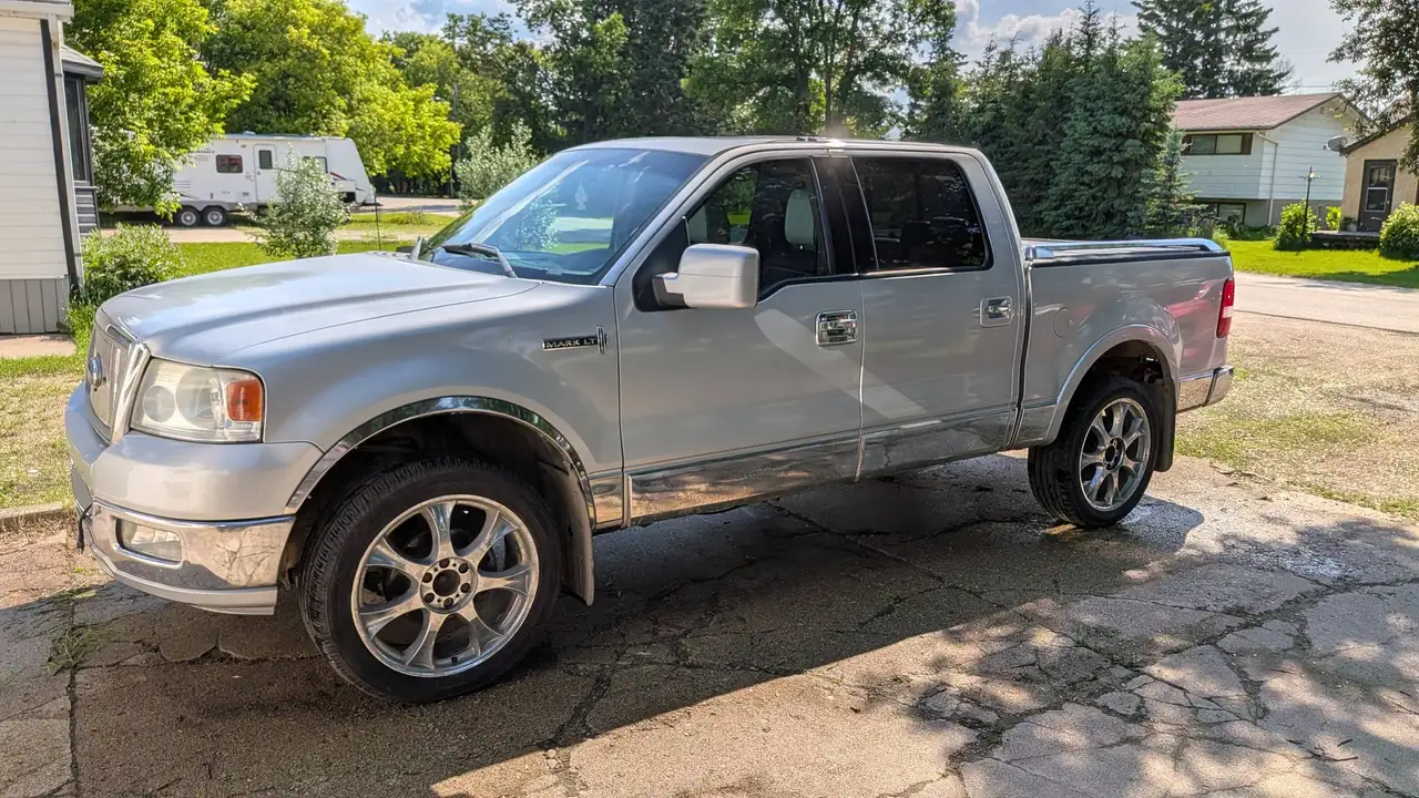2006 Lincoln Mark LT