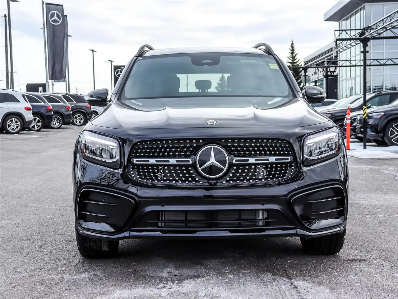 Mercedes-Benz GLB снимка Mercedes-Benz GLB