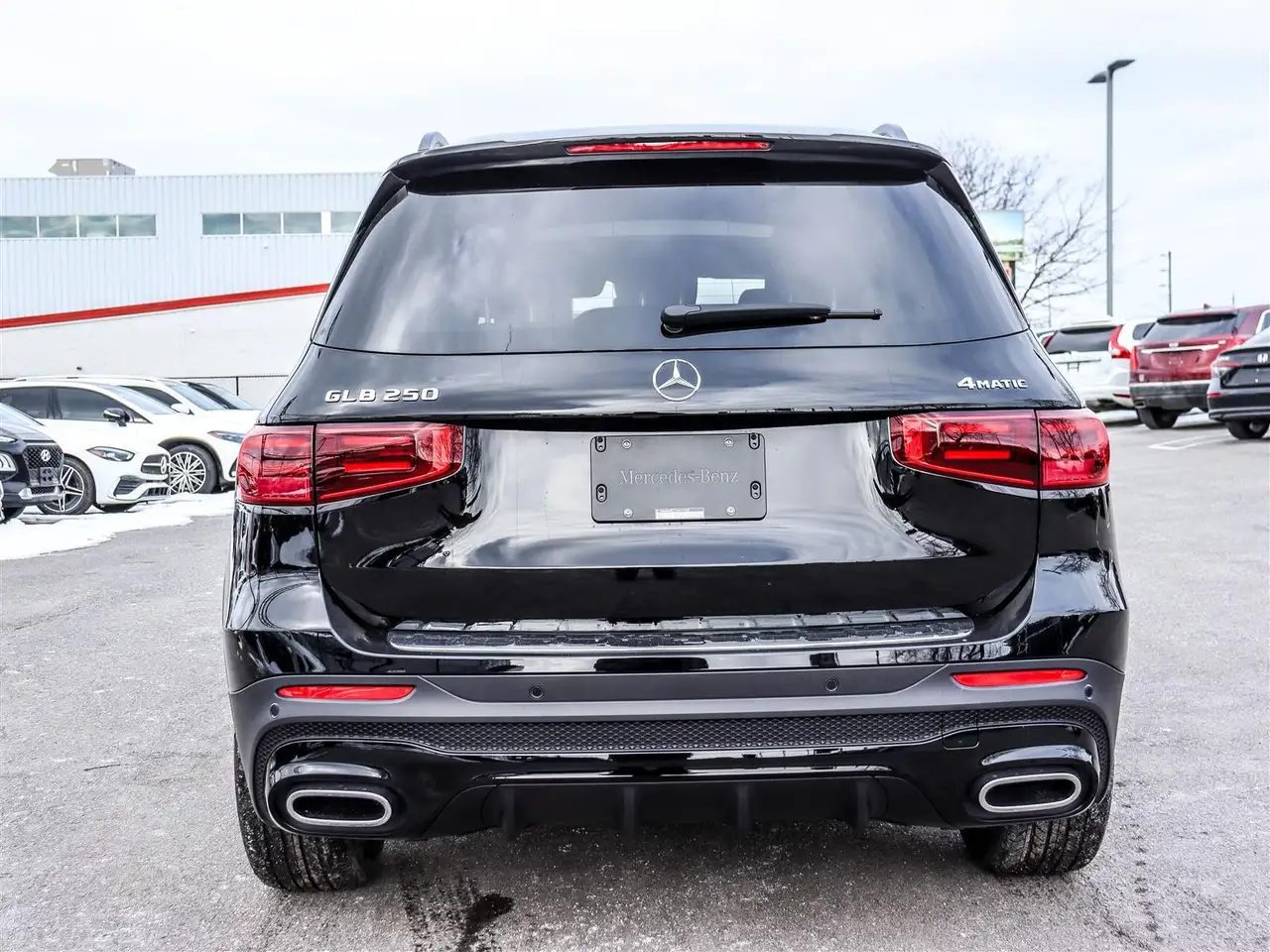 Mercedes-Benz GLB снимка Mercedes-Benz GLB