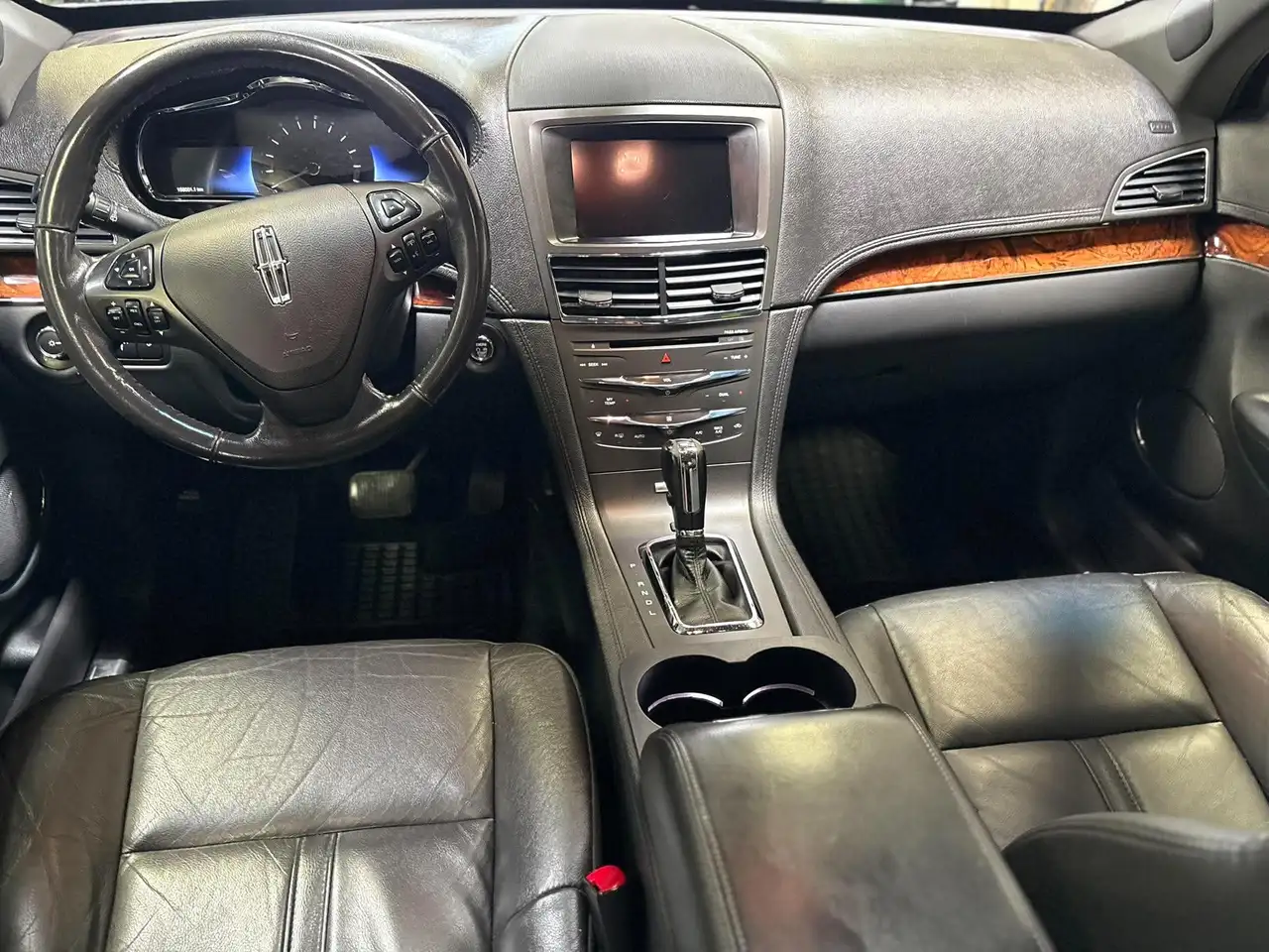 Lincoln MKT photo Lincoln MKT