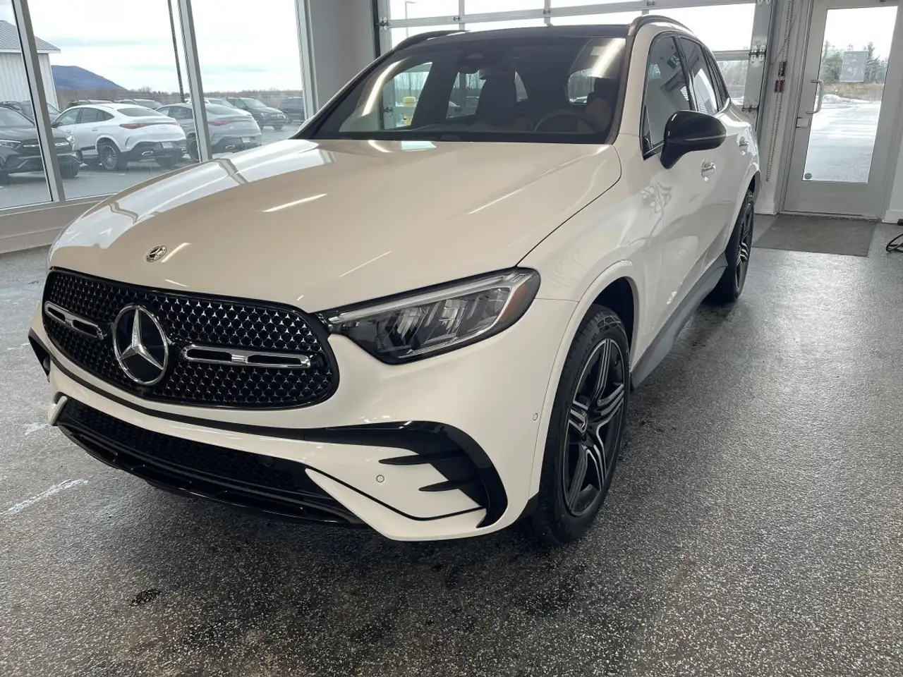 Mercedes-Benz GLC снимка Mercedes-Benz GLC