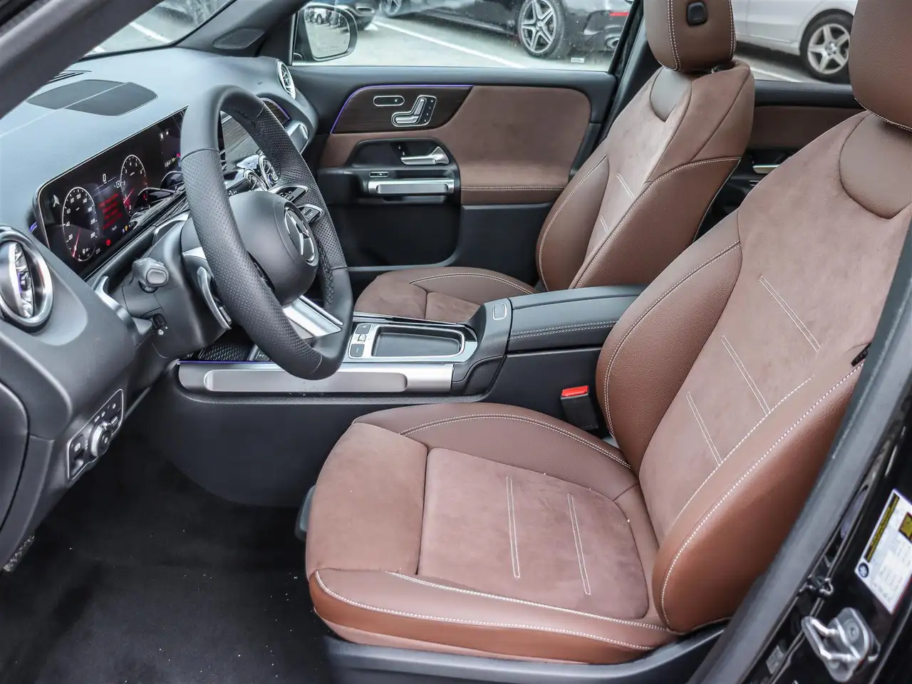 Mercedes-Benz GLB снимка Mercedes-Benz GLB