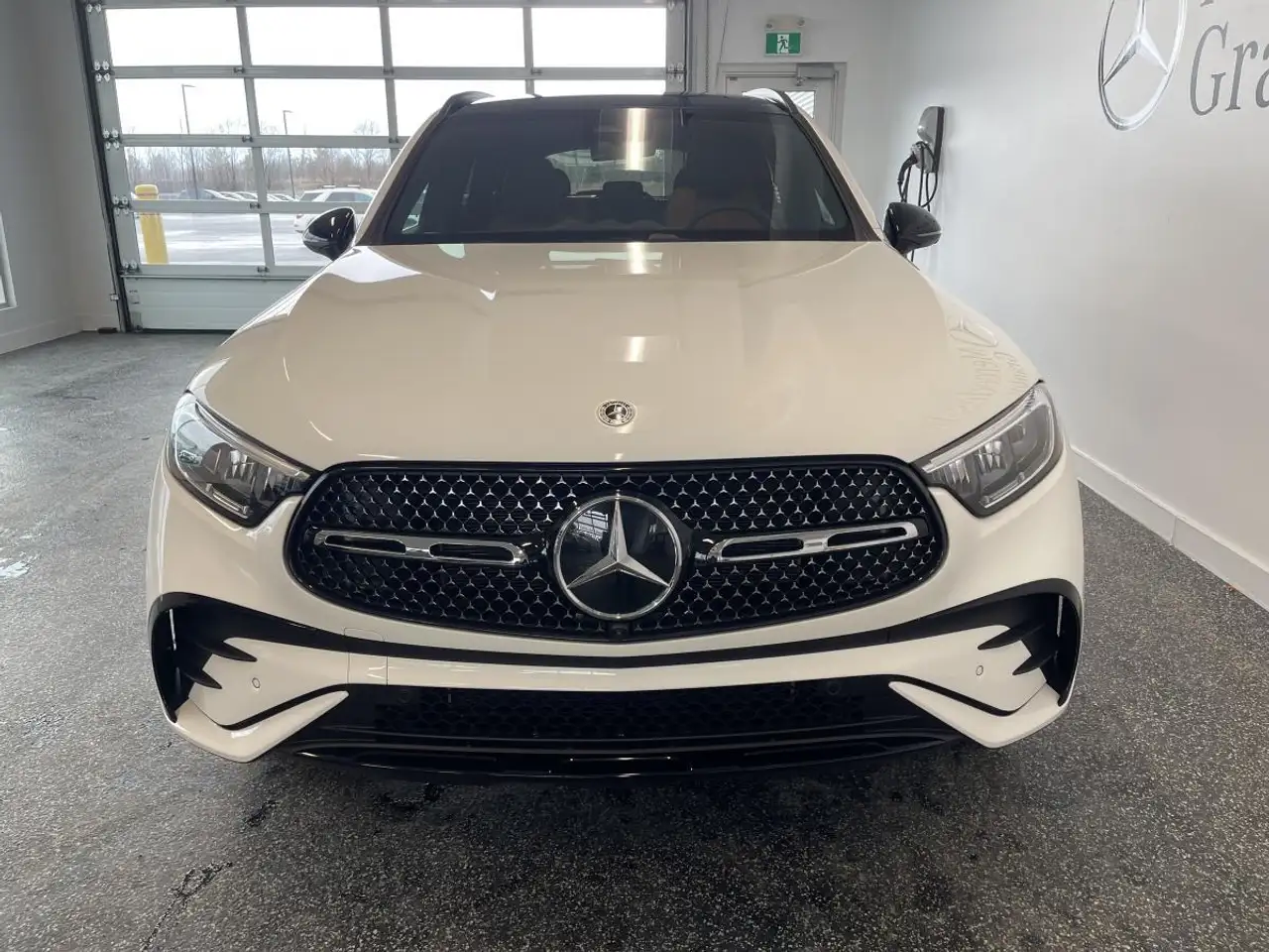Mercedes-Benz GLC снимка Mercedes-Benz GLC