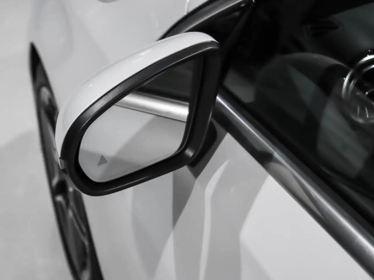 Mercedes-Benz A-Class снимка Mercedes-Benz A-Class
