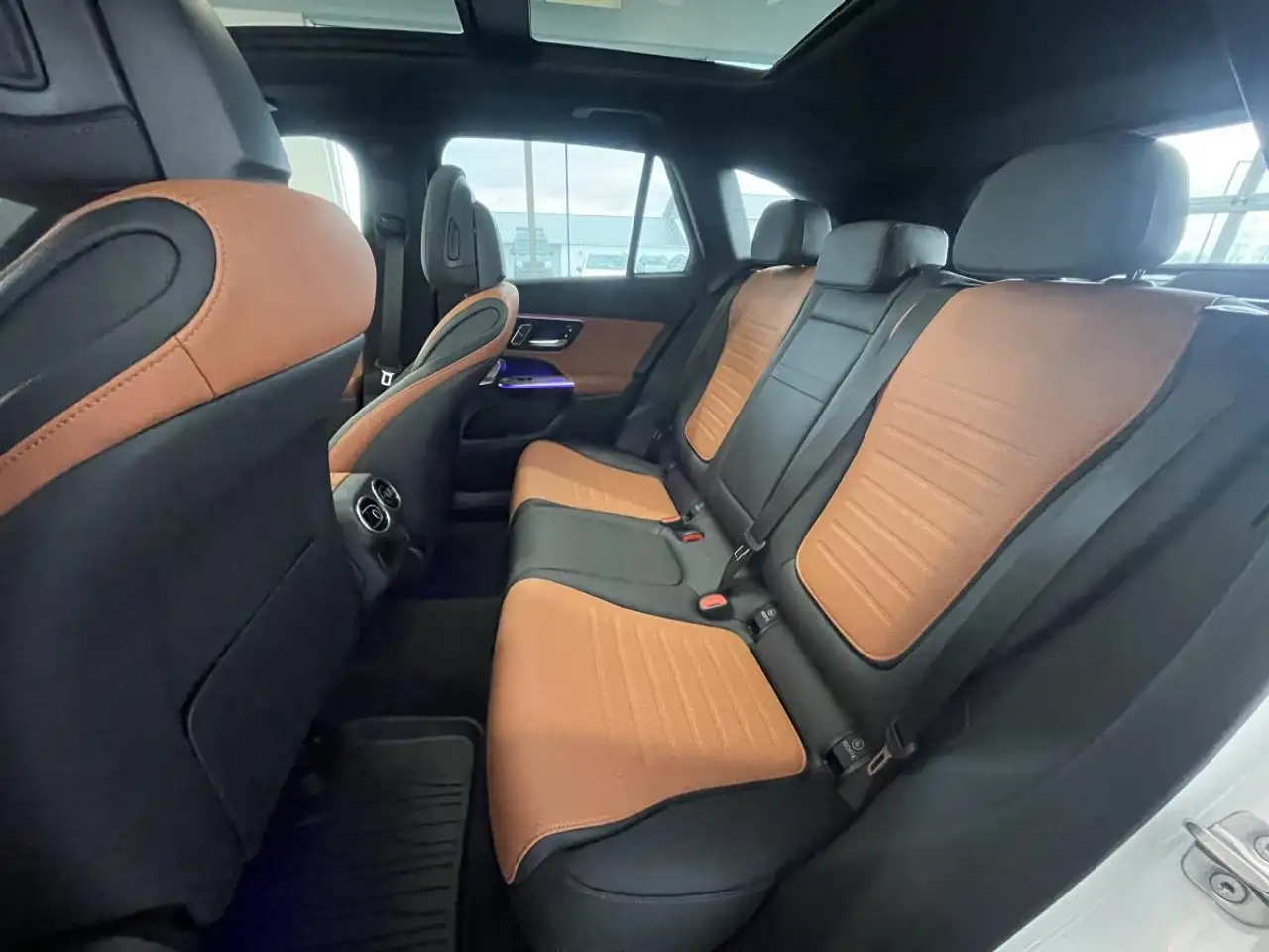 Mercedes-Benz GLC снимка Mercedes-Benz GLC