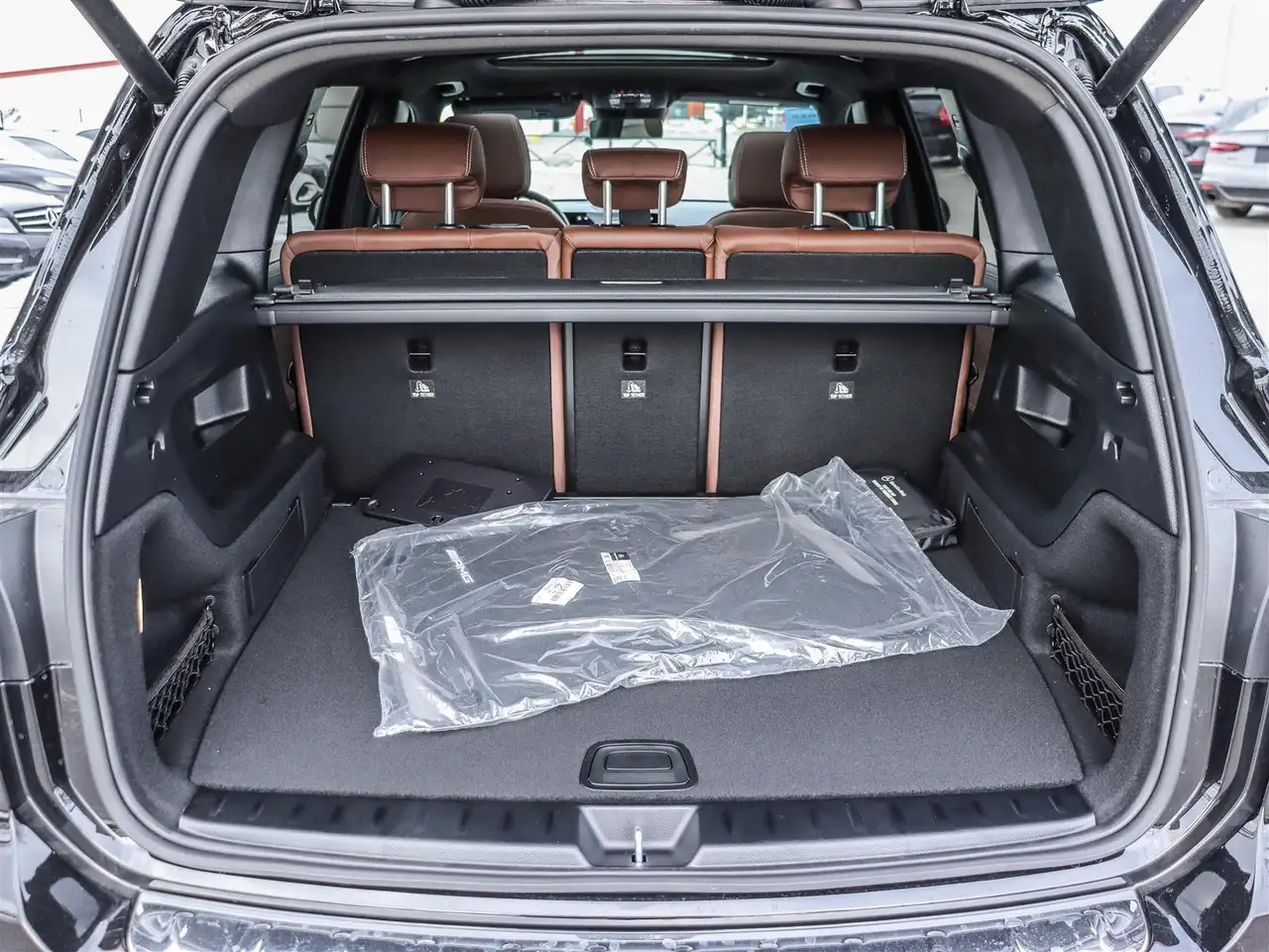 Mercedes-Benz GLB снимка Mercedes-Benz GLB