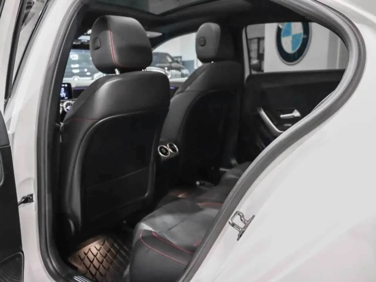 Mercedes-Benz A-Class снимка Mercedes-Benz A-Class