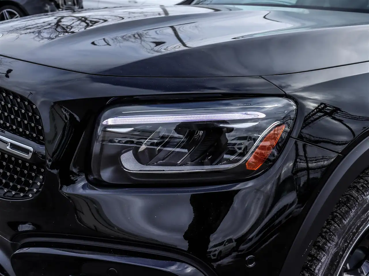Mercedes-Benz GLB снимка Mercedes-Benz GLB