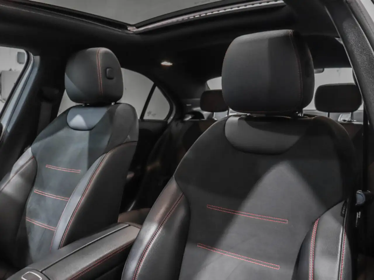 Mercedes-Benz A-Class снимка Mercedes-Benz A-Class