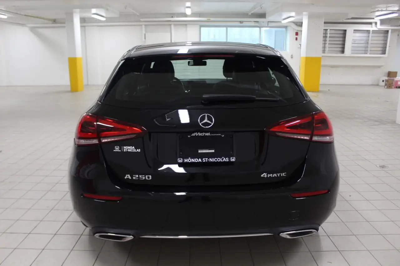 Mercedes-Benz A-Class снимка Mercedes-Benz A-Class