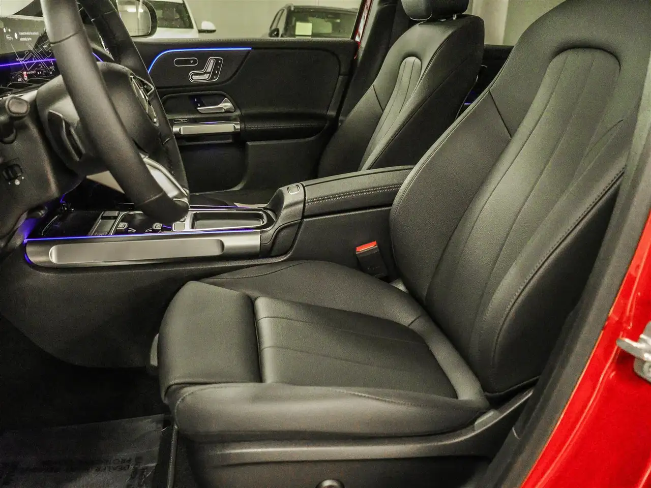 Mercedes-Benz GLB снимка Mercedes-Benz GLB