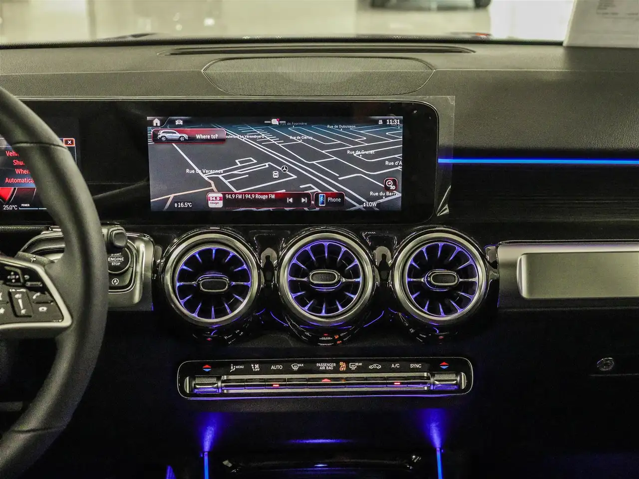 Mercedes-Benz GLB снимка Mercedes-Benz GLB