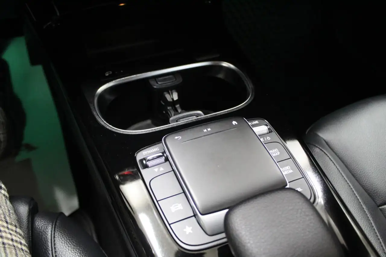 Mercedes-Benz A-Class снимка Mercedes-Benz A-Class