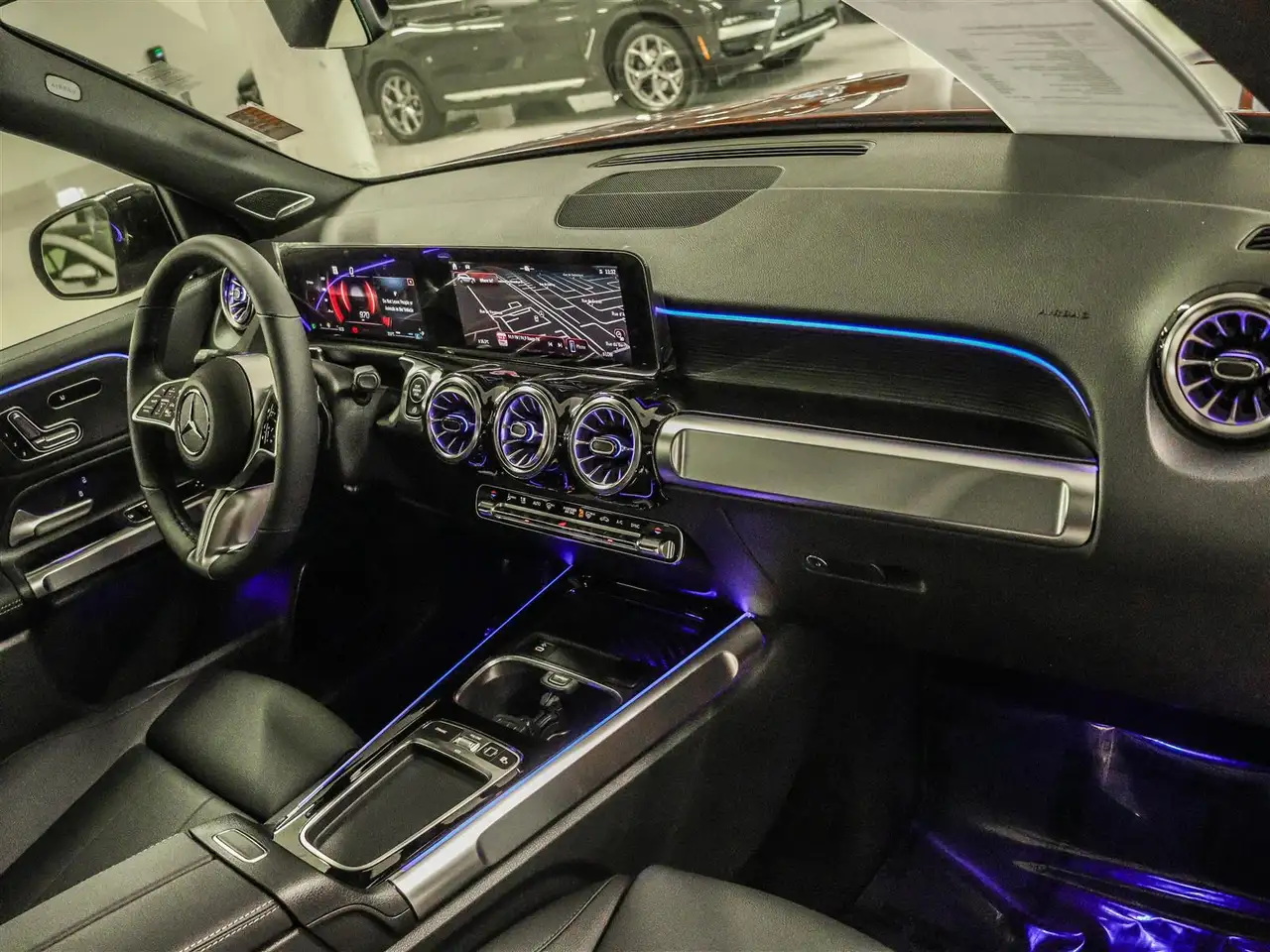 Mercedes-Benz GLB снимка Mercedes-Benz GLB
