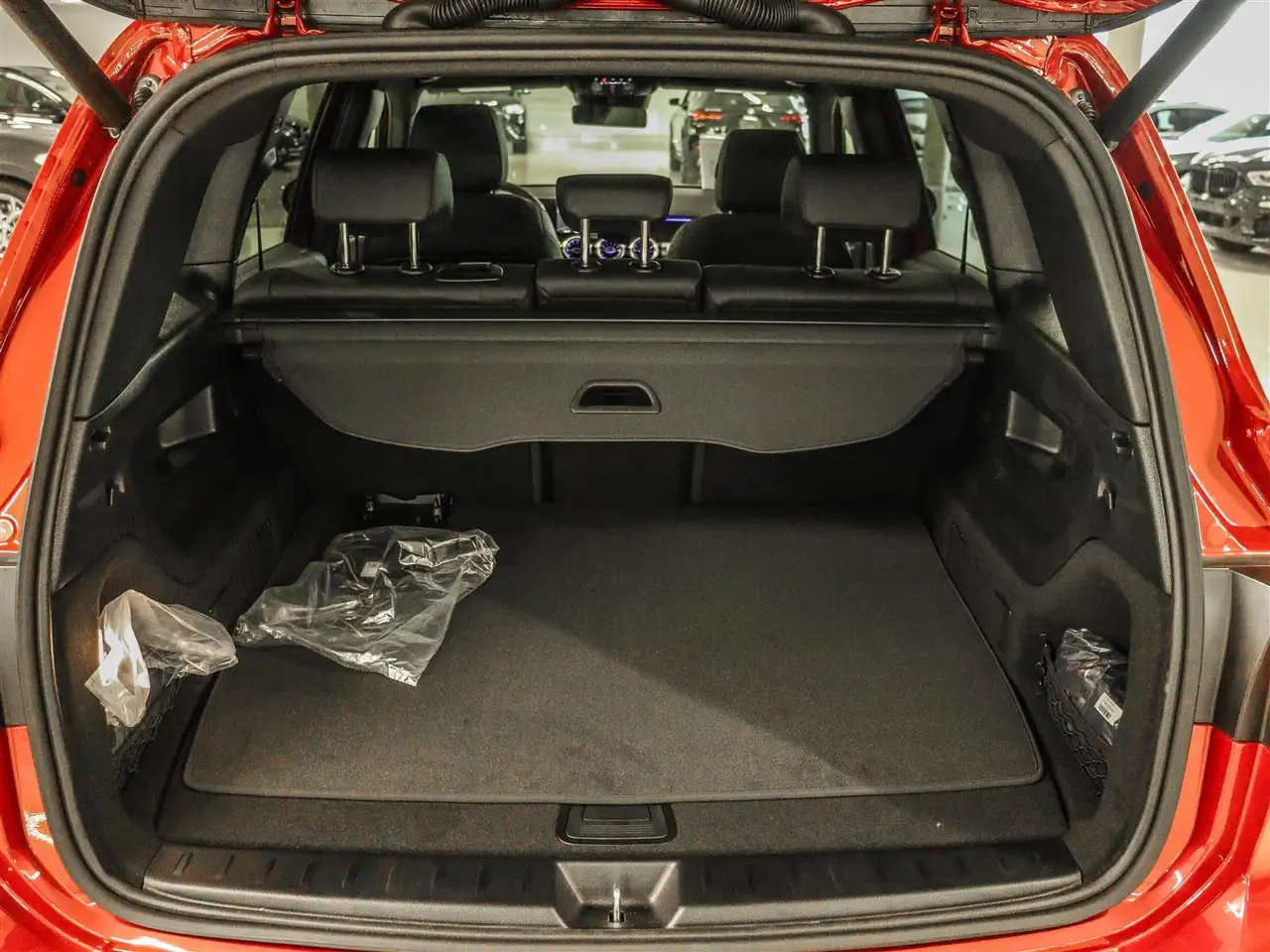 Mercedes-Benz GLB снимка Mercedes-Benz GLB
