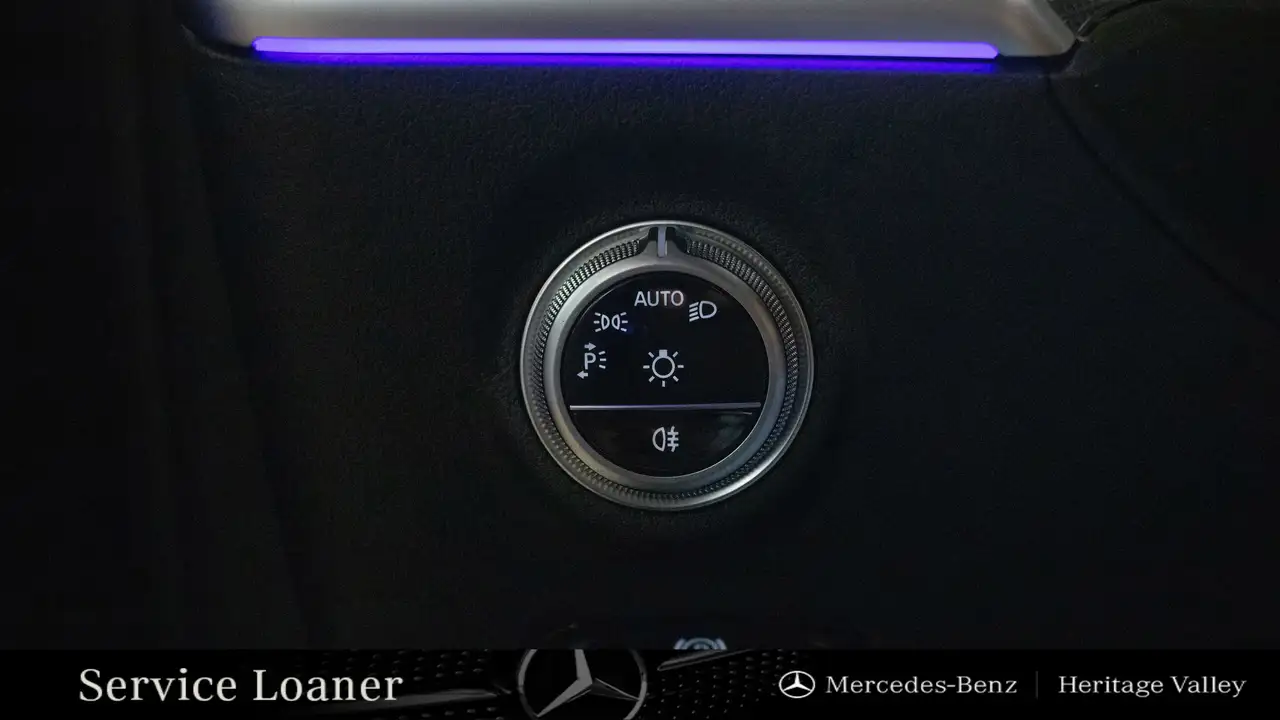 Mercedes-Benz C-Class снимка Mercedes-Benz C-Class