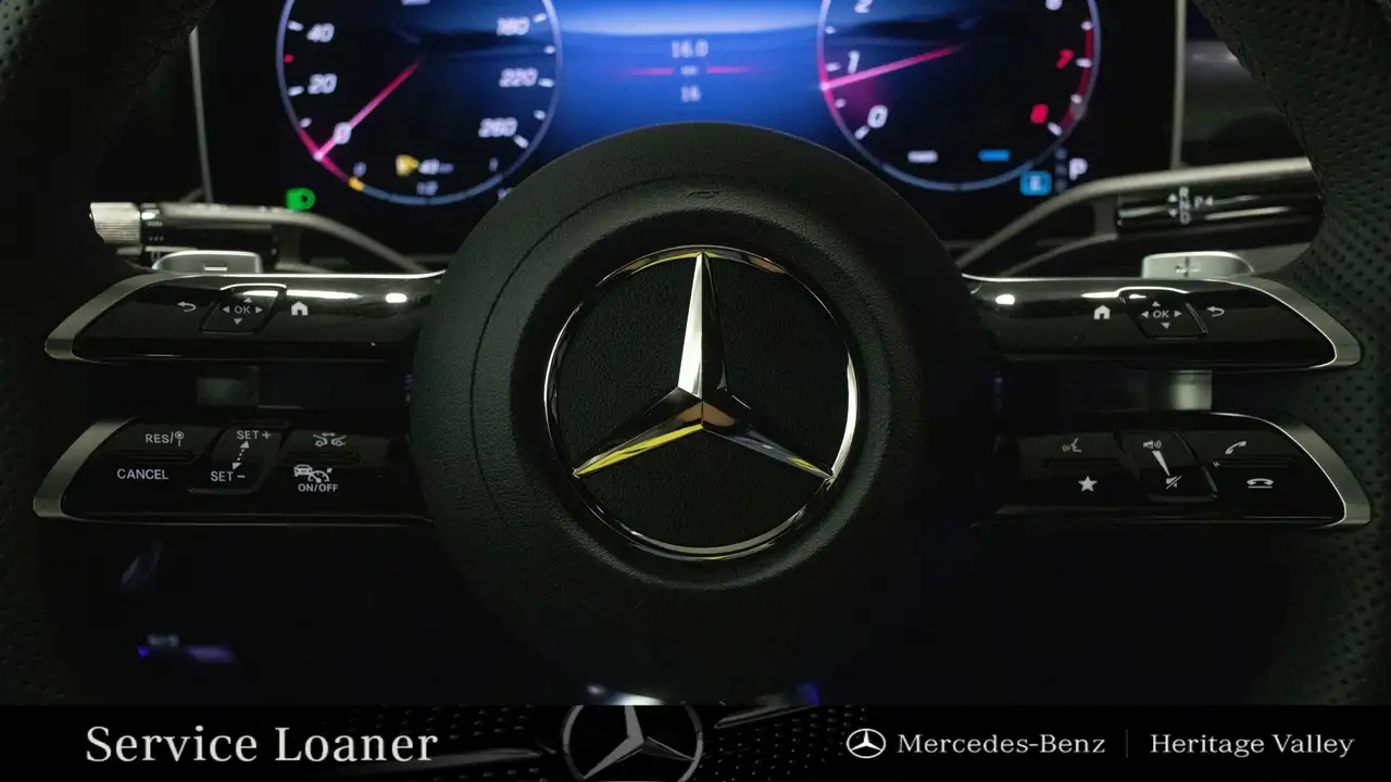 Mercedes-Benz C-Class снимка Mercedes-Benz C-Class