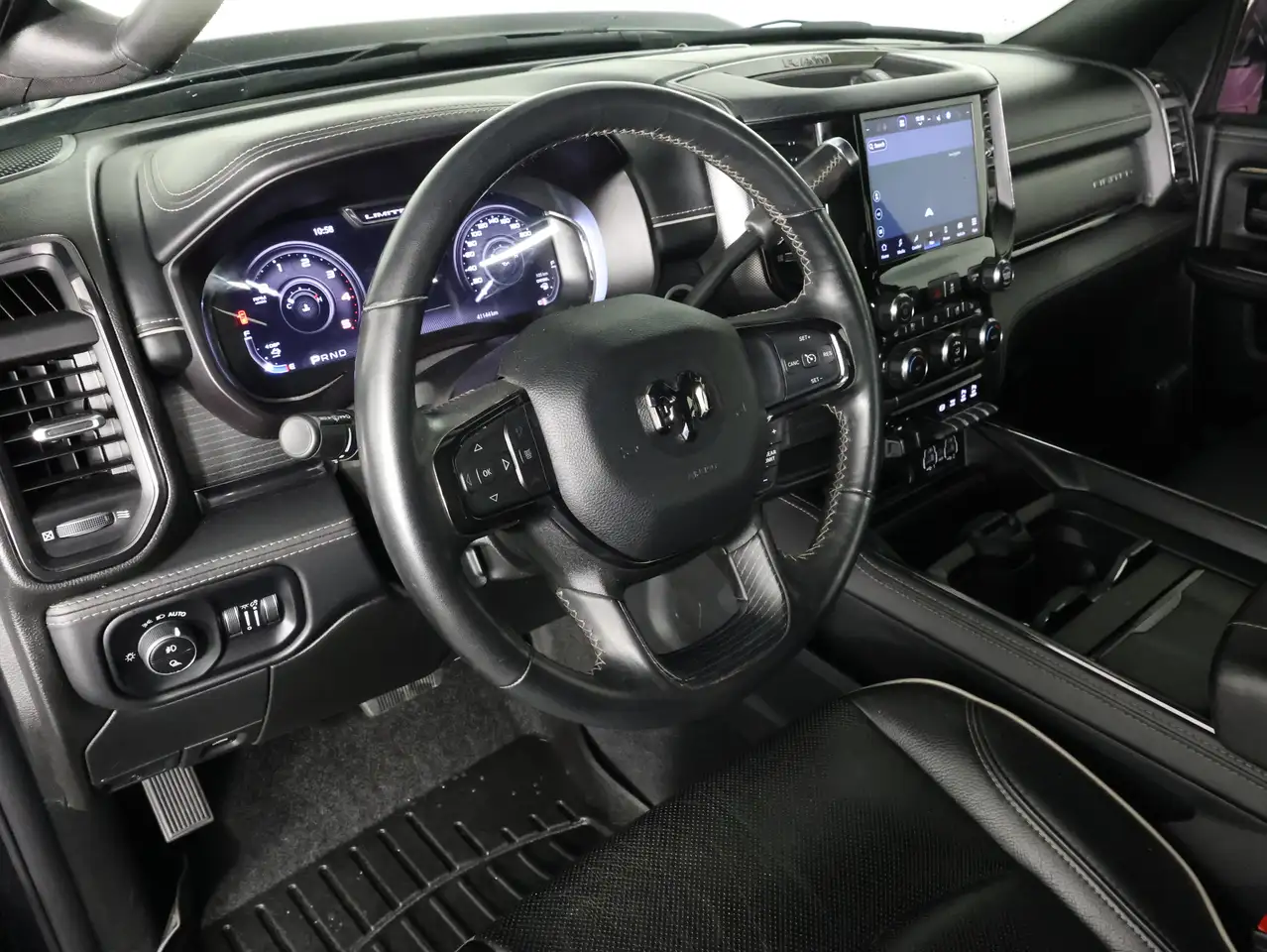 RAM 3500 снимка RAM 3500