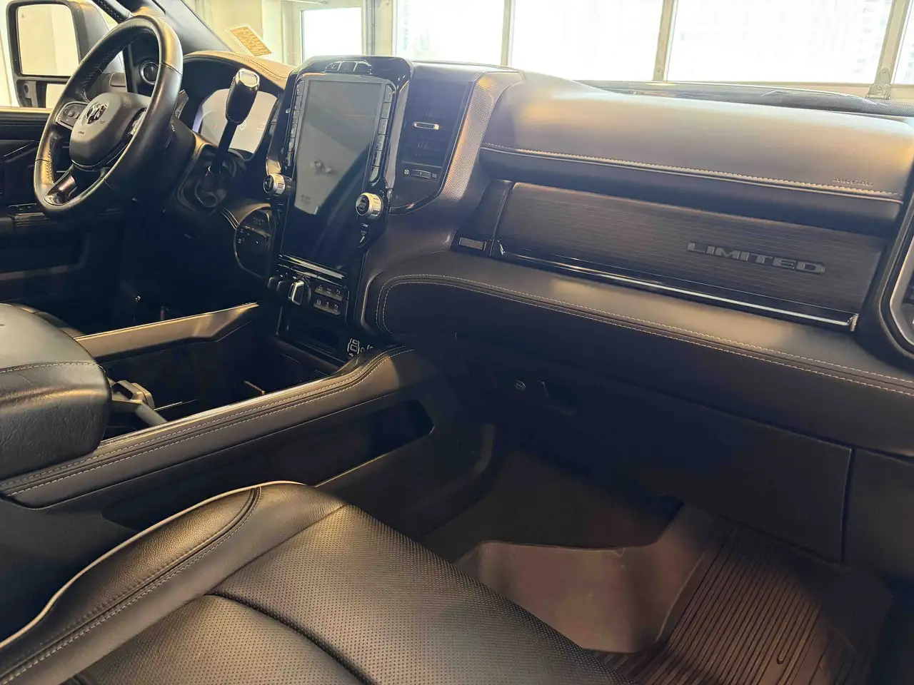 RAM 3500 снимка RAM 3500