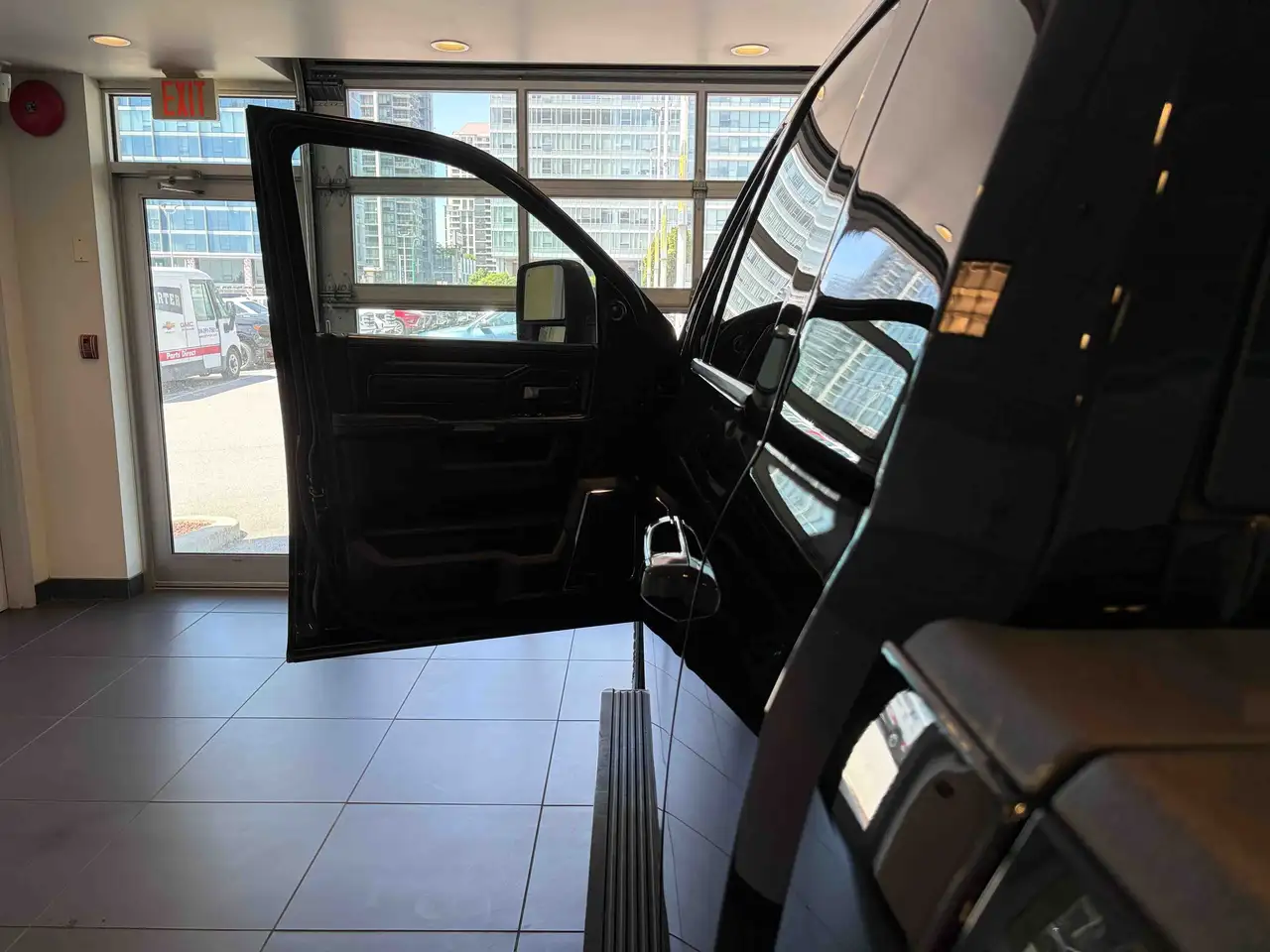 RAM 3500 снимка RAM 3500