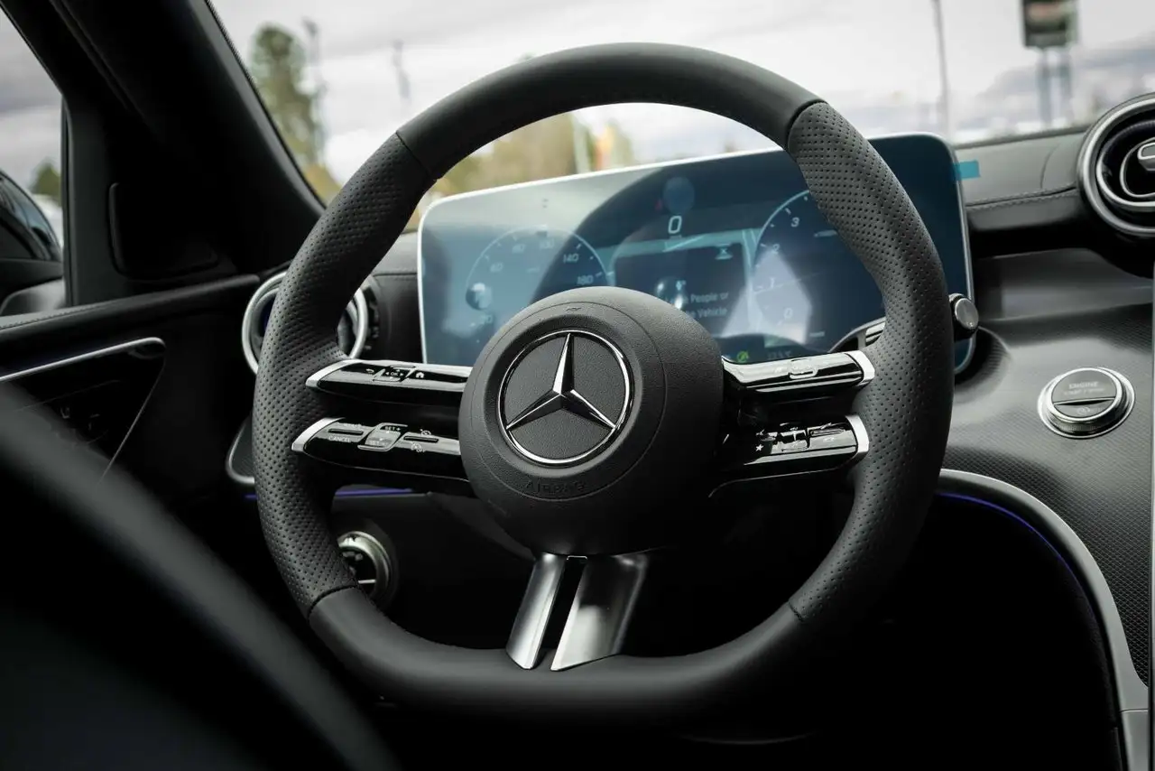 Mercedes-Benz C-Class снимка Mercedes-Benz C-Class