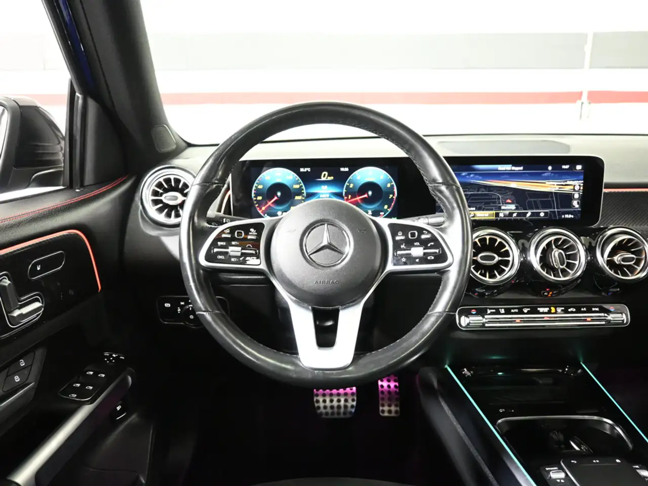 Mercedes-Benz GLB photo Mercedes-Benz GLB