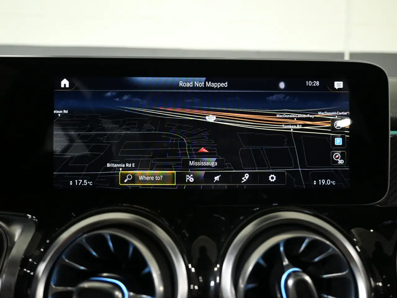 Mercedes-Benz GLB photo Mercedes-Benz GLB