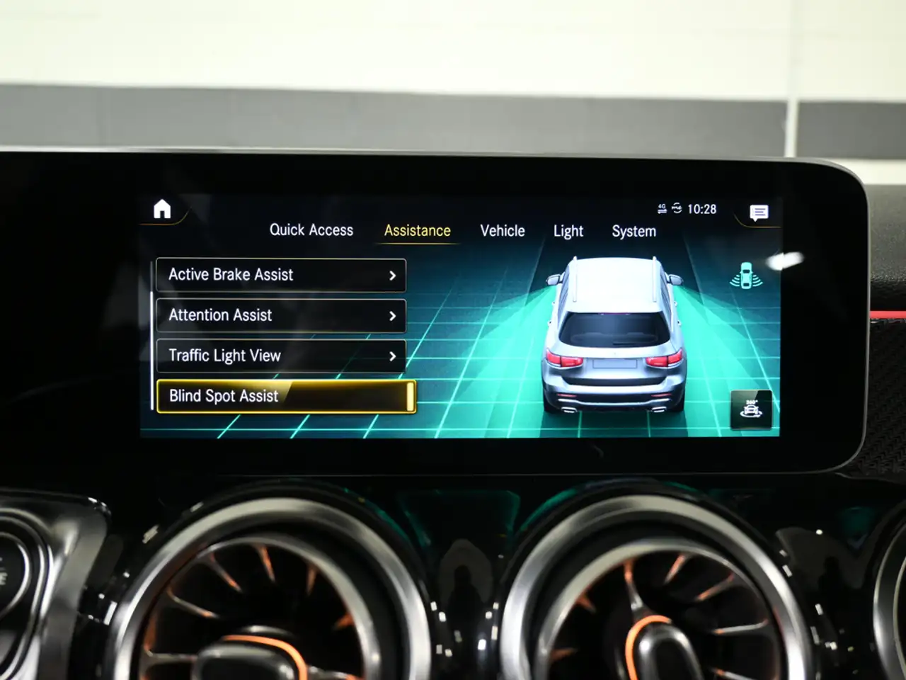 Mercedes-Benz GLB photo Mercedes-Benz GLB
