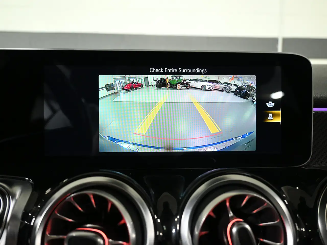Mercedes-Benz GLB photo Mercedes-Benz GLB