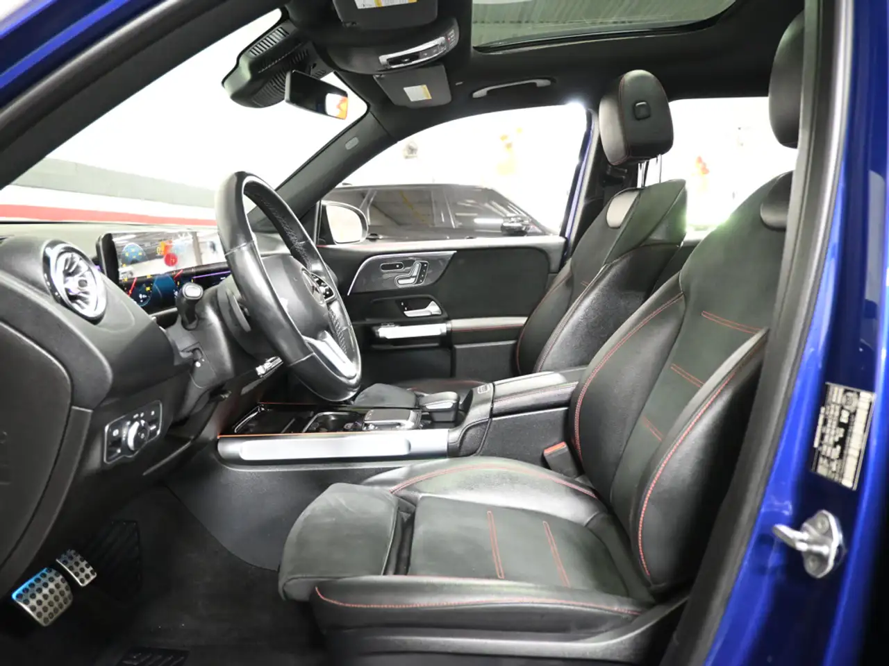 Mercedes-Benz GLB photo Mercedes-Benz GLB