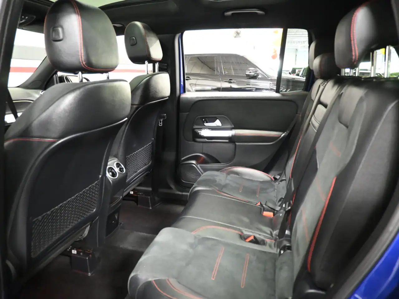 Mercedes-Benz GLB photo Mercedes-Benz GLB