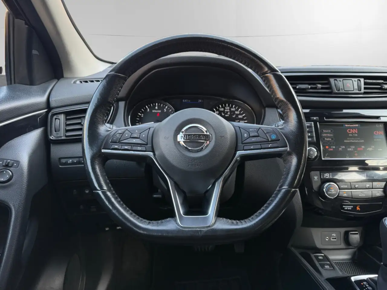 Nissan Qashqai снимка Nissan Qashqai