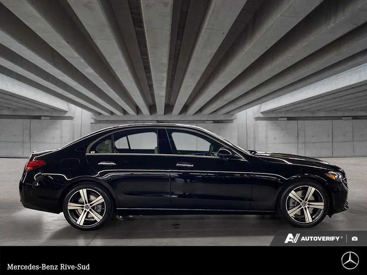Mercedes-Benz C-Class снимка Mercedes-Benz C-Class