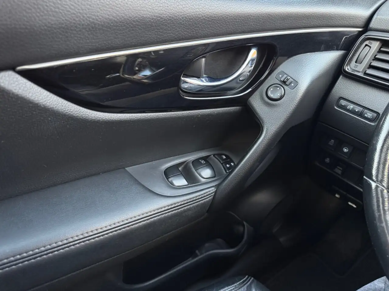 Nissan Qashqai снимка Nissan Qashqai