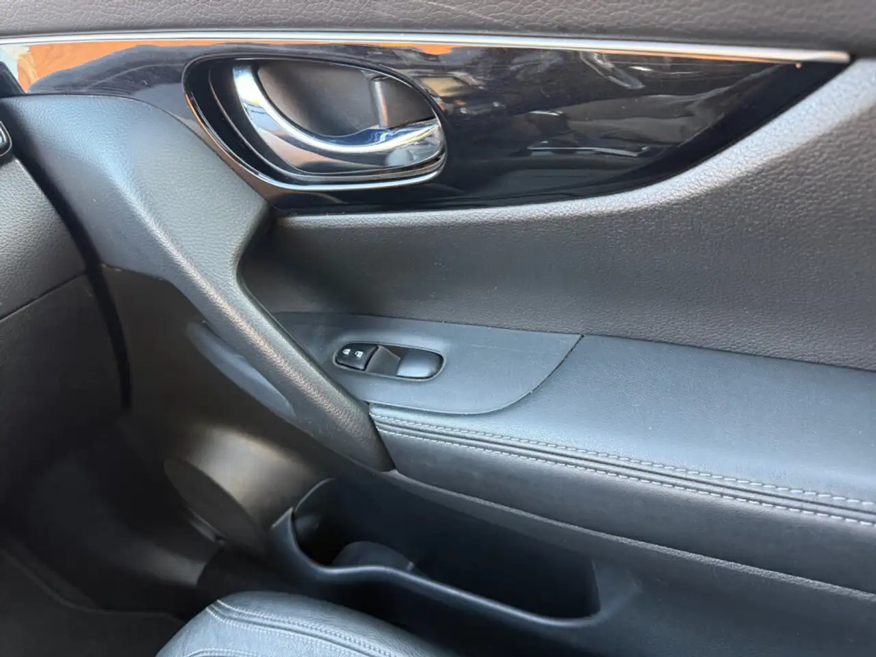 Nissan Qashqai снимка Nissan Qashqai