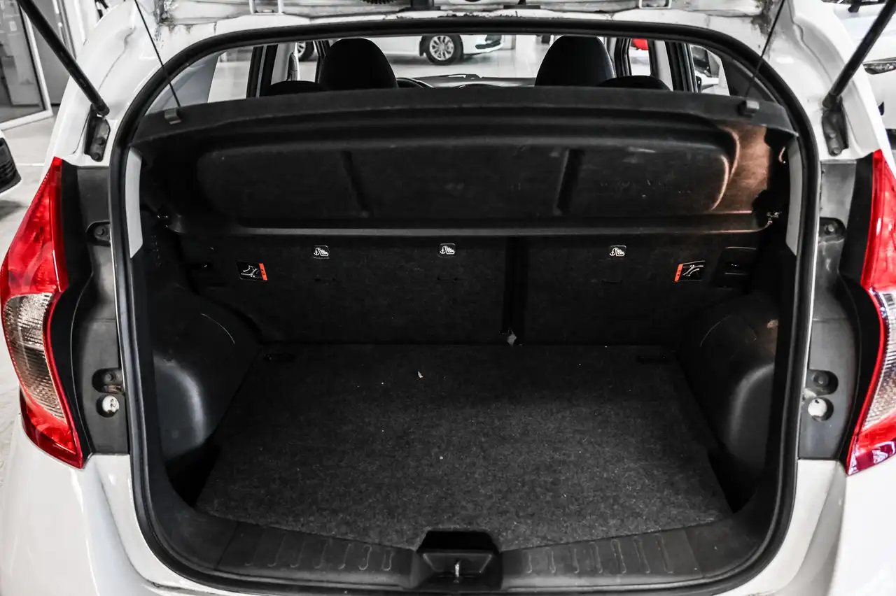 Nissan Note fotografie Nissan Note