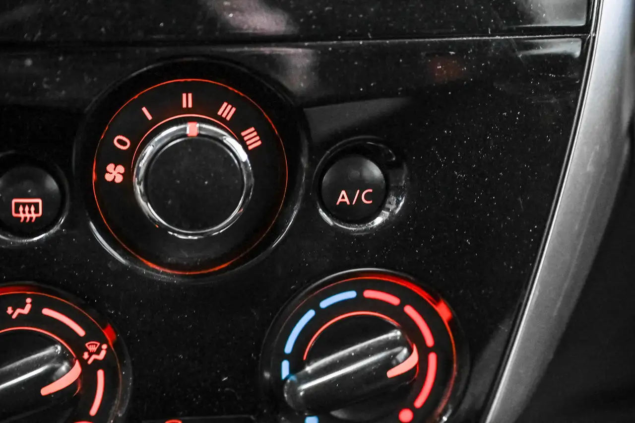 Nissan Note fotografie Nissan Note