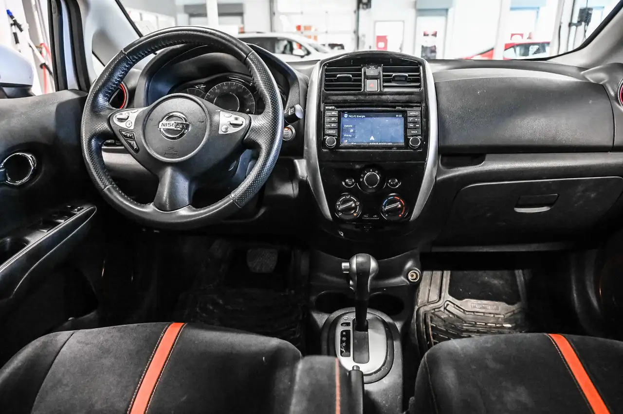 Nissan Note fotografie Nissan Note