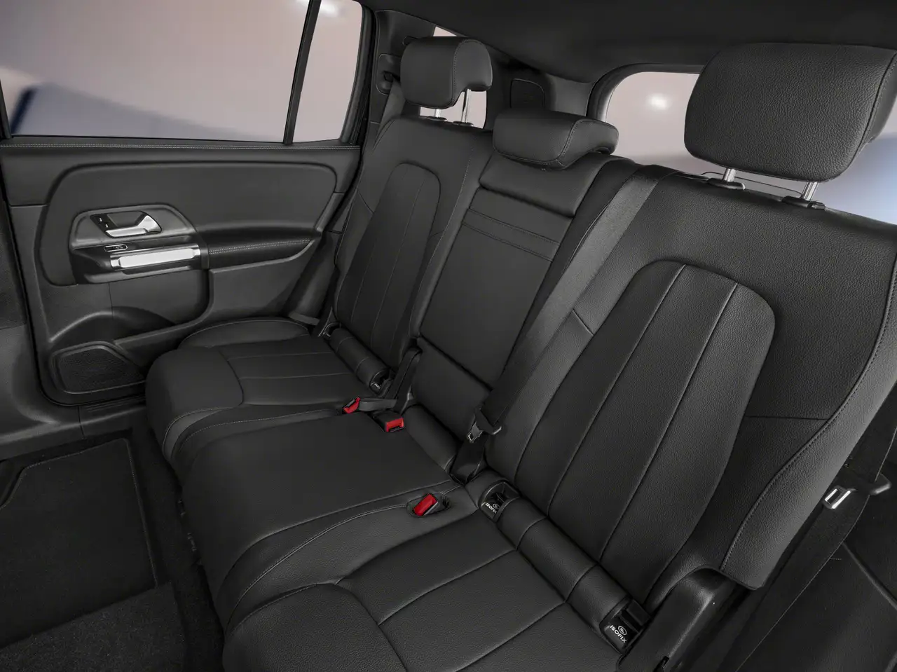 Mercedes-Benz GLB снимка Mercedes-Benz GLB
