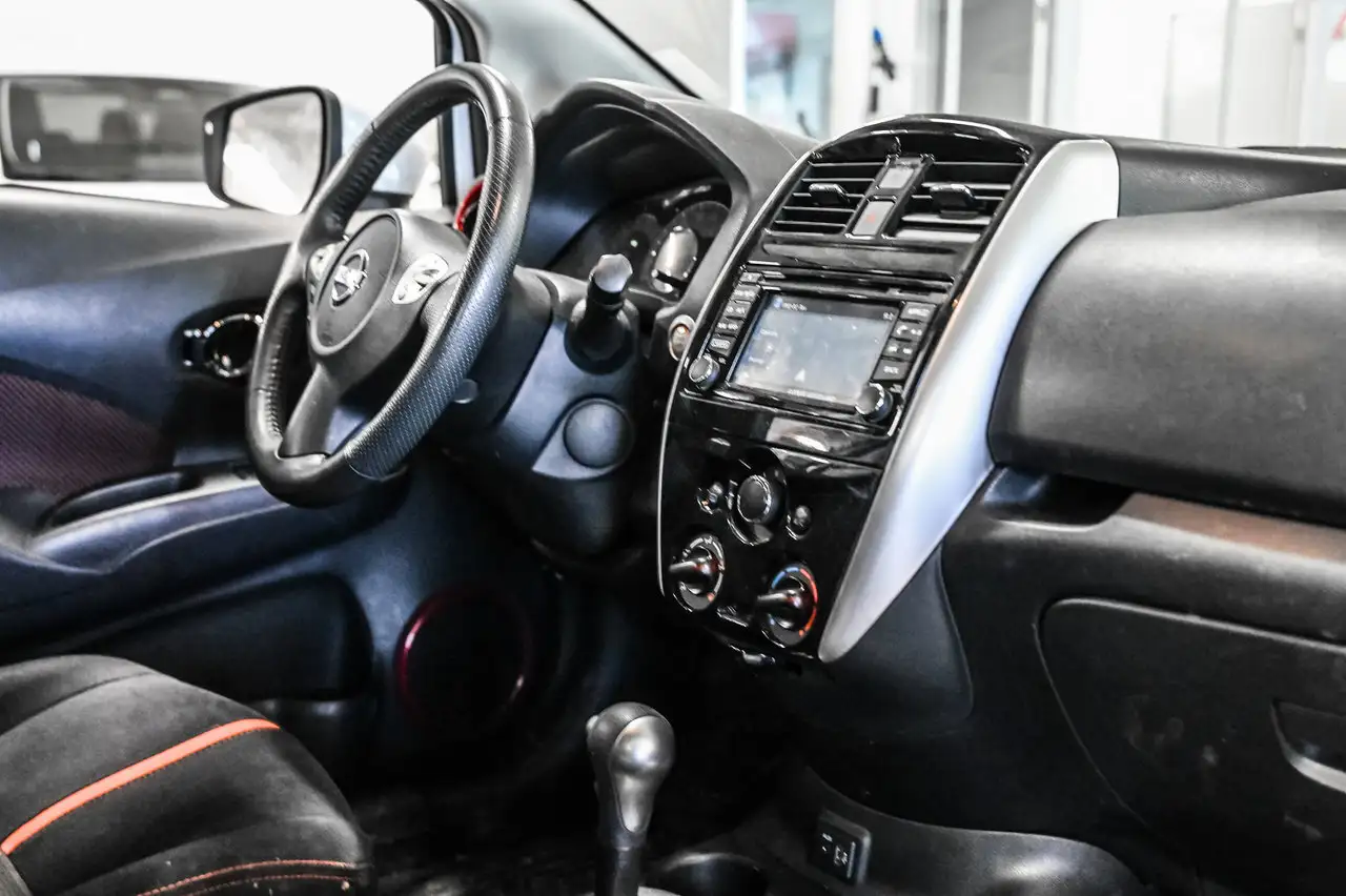 Nissan Note fotografie Nissan Note
