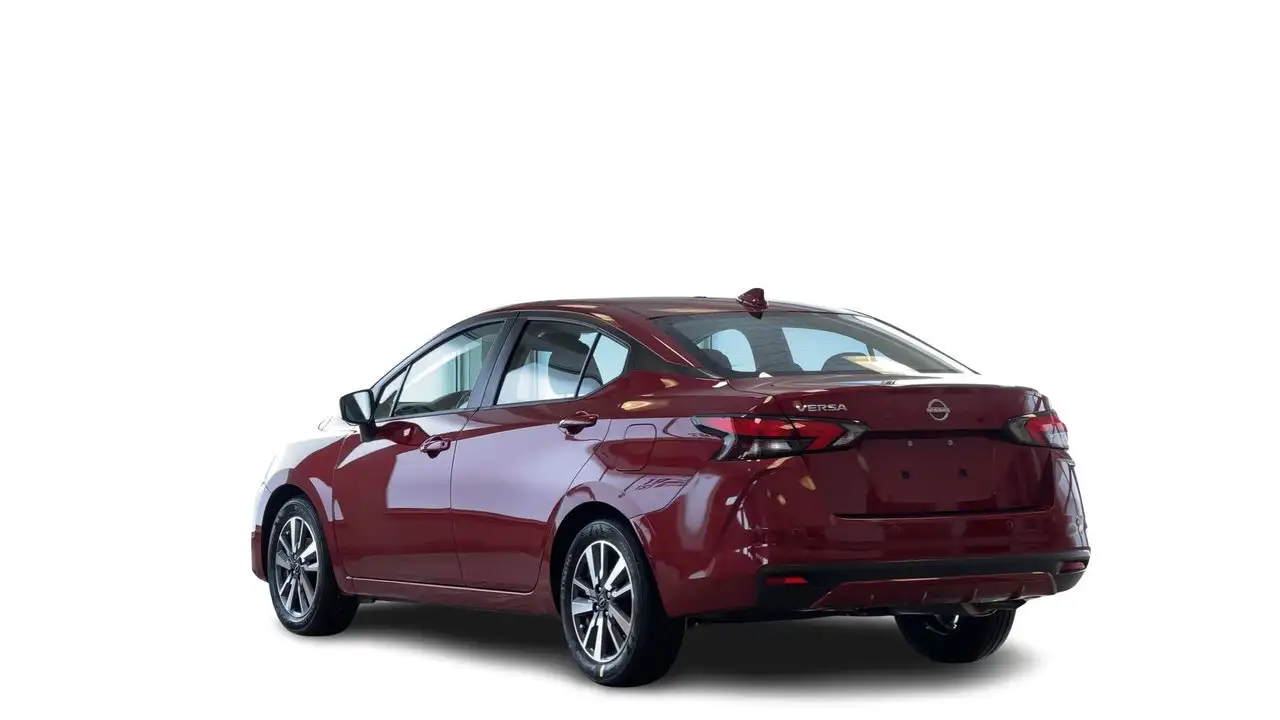 Nissan Versa снимка Nissan Versa