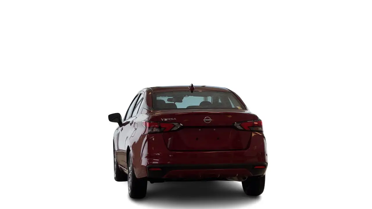Nissan Versa снимка Nissan Versa