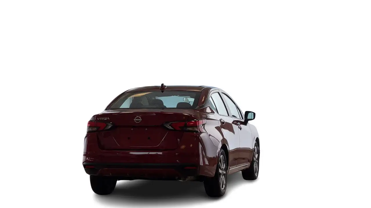 Nissan Versa снимка Nissan Versa